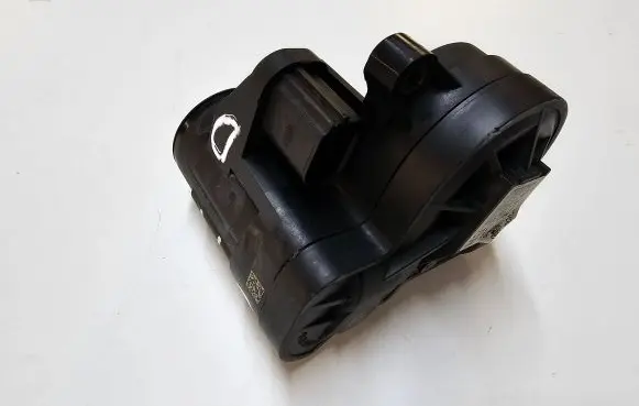 Volkswagen Golf VII Hand brake/parking brake motor 5Q0615406BR