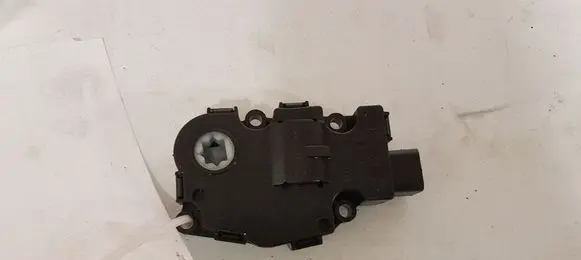 BMW 1 F20 F21 Air flap motor/actuator 20072012