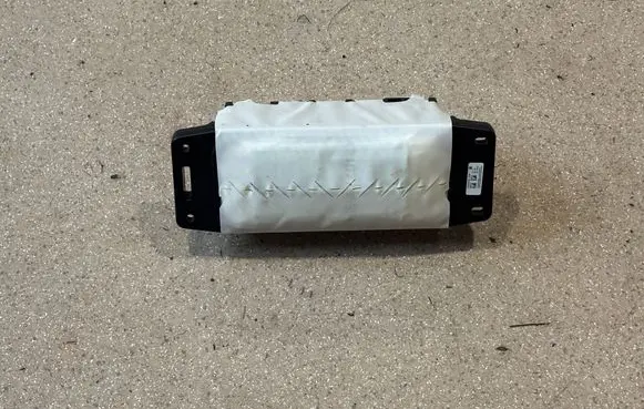 Passenger airbag