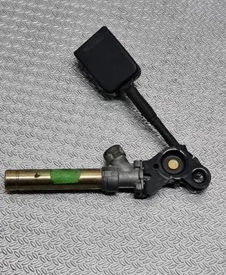 Peugeot 206 Front seatbelt buckle B5881