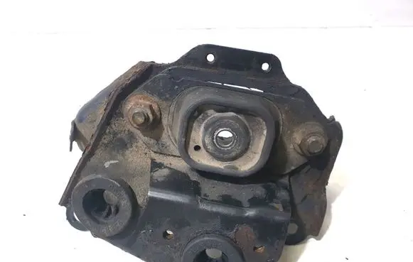 Nissan Primera Gearbox mounting bracket 8200042455