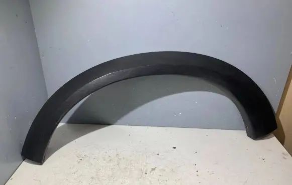 Volvo XC70 Front arch trim 31283104