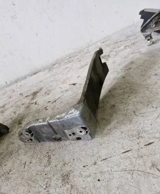 Audi A4 S4 B6 8E 8H Front bumper mounting bracket 3716