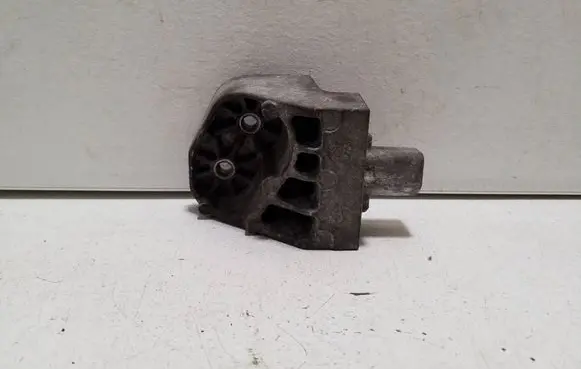 Maserati Ghibli Radiator mount bracket 
