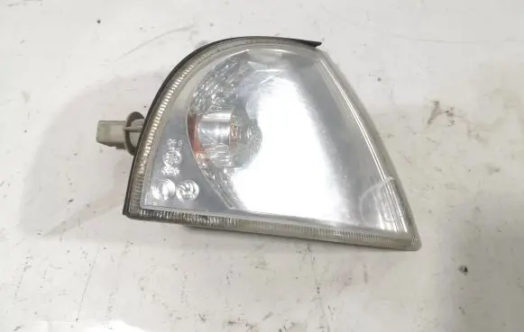 Skoda Octavia Mk1 (1U) Front indicator light YU3X13K384AB YU3X13368AB