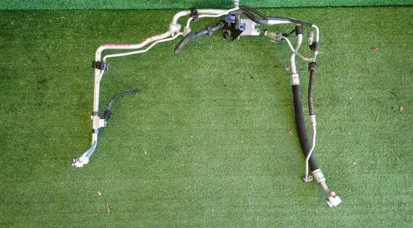 Cupra Formentor Air conditioning (A/C) pipe/hose 