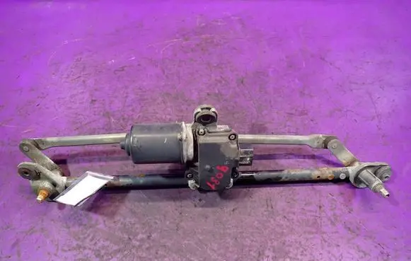 Chevrolet Lacetti Front wiper linkage and motor