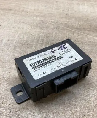 Audi A6 S6 C5 4B Alarm control unit/module 4D0951173D