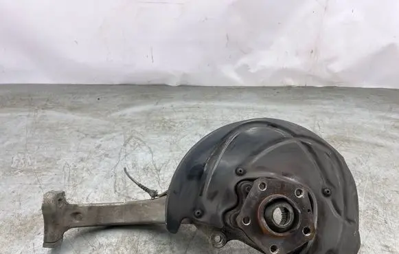 Audi Q7 4M Front wheel hub spindle knuckle 4M0407560