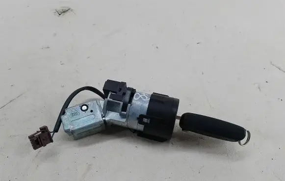 Peugeot 5008 Ignition lock 9663123380