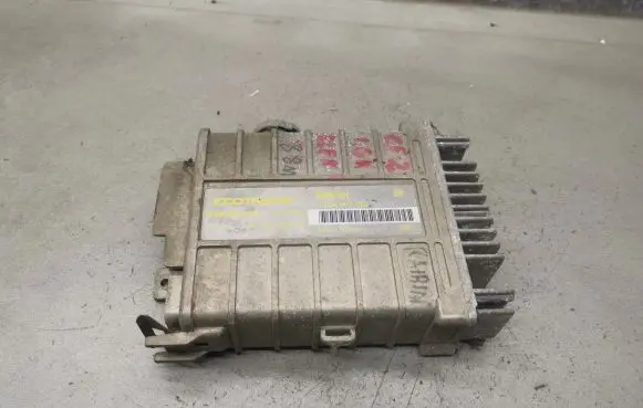 Volkswagen Golf II Engine control unit/module 0285007032 811907383B