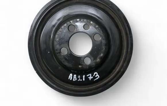 Volkswagen Golf VII Crankshaft pulley 038105243M