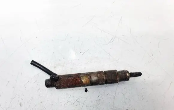 Audi A4 S4 B5 8D Fuel injector 028130201G