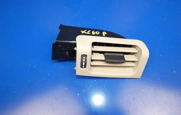 Volvo XC60 Rear air vent grill 