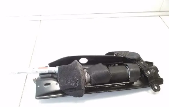 Volvo V70 Front seatbelt 39818791