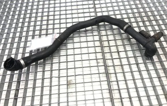 Engine coolant pipe/hose