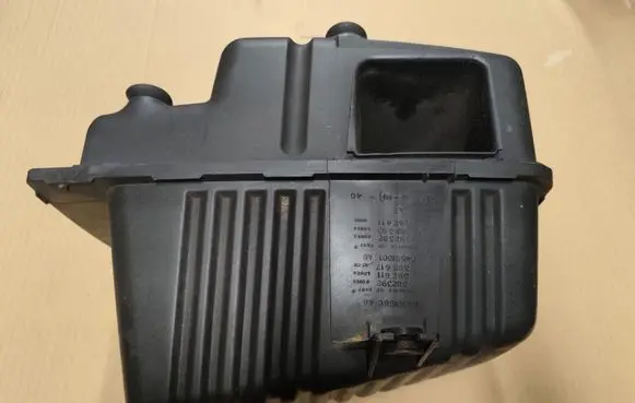 Chrysler Sebring (ST-22 - JR) Air filter box 04591660AB