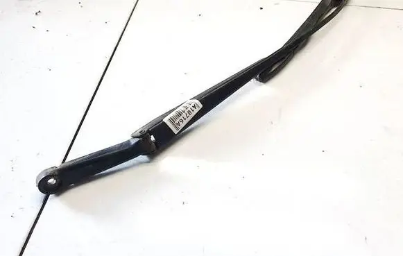 Front wiper blade arm