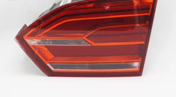 Volkswagen Jetta VI Tailgate rear/tail lights 5C6945308