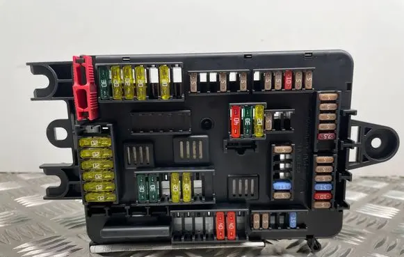 BMW 3 GT F34 Fuse module 9261110