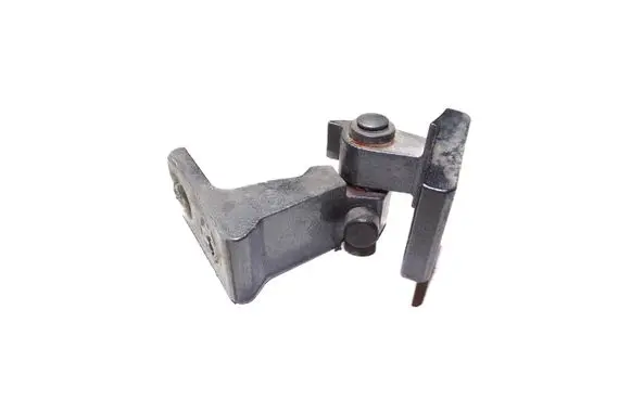 Volkswagen Jetta VI Front door upper hinge 8K0831402H