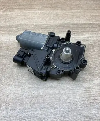 Audi A6 S6 C5 4B Rear door window regulator motor 4B0959801B 101144