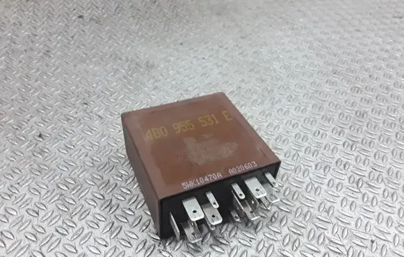 Audi A6 S6 C5 4B Window wiper relay 4B0955531E