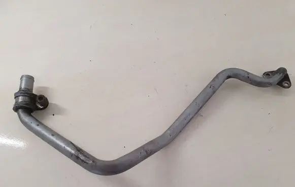 Volkswagen Touareg I Engine coolant pipe/hose