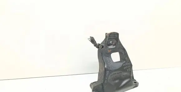 BMW 7 E65 E66 Engine mounting bracket 6769260