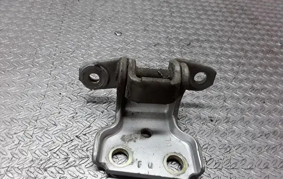 Suzuki Grand Vitara I Rear door lower hinge