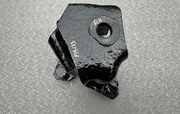 Nissan Patrol Y61 Front shock absorber mounting bracket 56115VB000