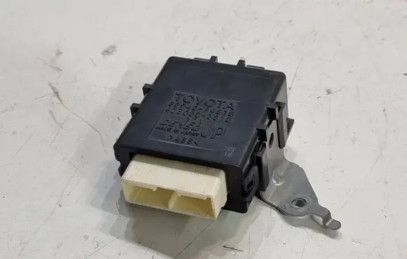 Toyota C-HR I Window wiper relay 85940F4010