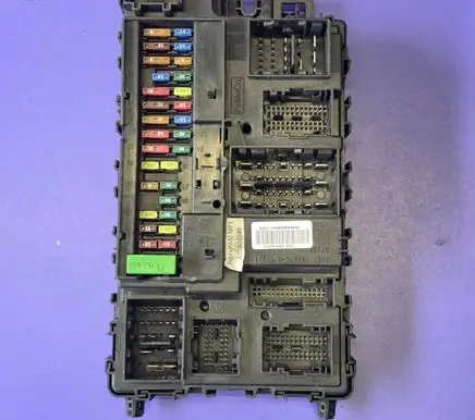 Ford Fusion II Fuse module FU5T15604DAH 14232001366 A2C7438260950