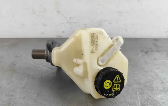 Master brake cylinder