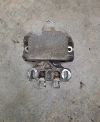 Volkswagen Golf IV Gearbox mount 