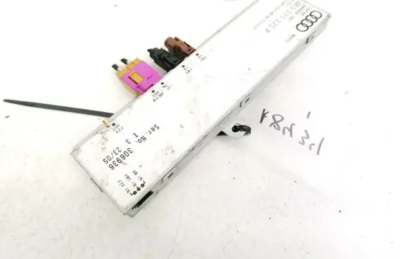 Audi A4 S4 B7 8E 8H Antenna control unit 8E9035225P