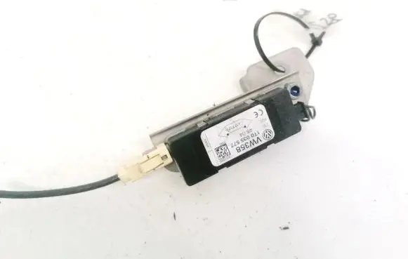 Volkswagen Touran I Antenna control unit 1T0035577