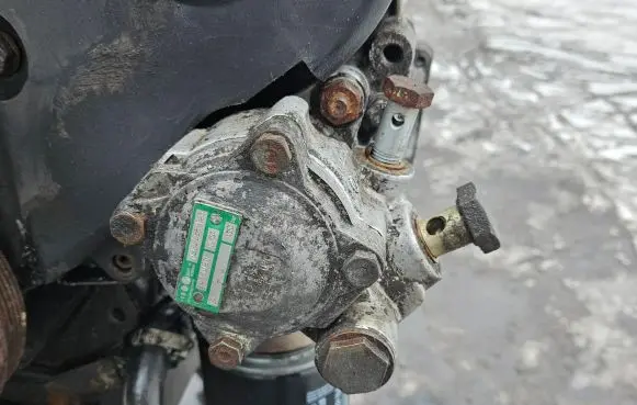 Iveco Daily 30.8 - 9 Power steering pump 7683955126