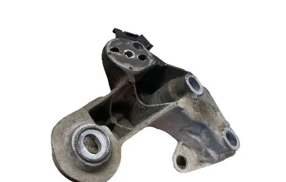 Audi A4 S4 B7 8E 8H Engine mounting bracket 8E0199352N