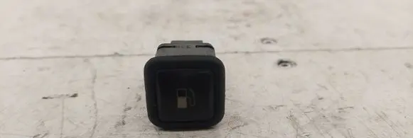 Volkswagen PASSAT B5 Fuel tank opening switch 03000313