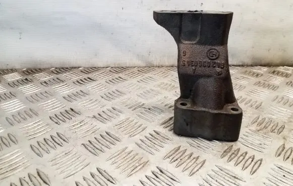 Jeep Grand Cherokee (WK) Engine mounting bracket A6420980345