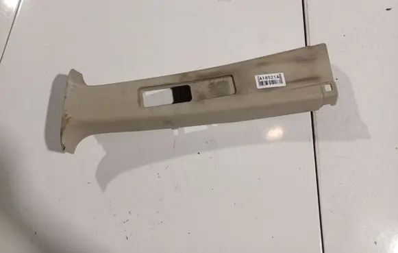 Nissan Note (E11) (B) pillar trim (top) 7698590000