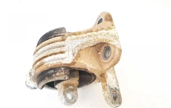 Ford Fiesta Engine mount bracket