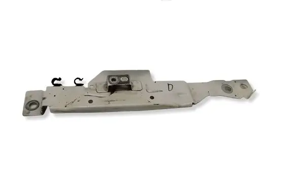 Volvo S90, V90 Fender mounting bracket 