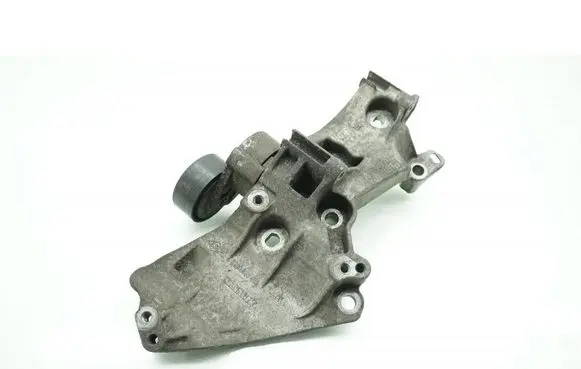Engine mount vacuum valve