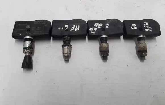 Renault Megane III Tire pressure sensor 8200281399
