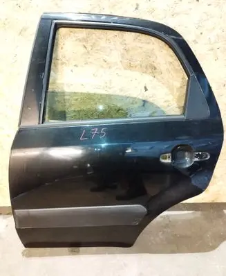 Suzuki SX4 Rear door