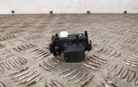 Toyota RAV 4 (XA40) Electric window control switch 8292V55