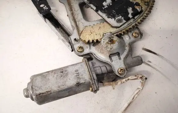 Subaru Forester SG Rear door window regulator motor