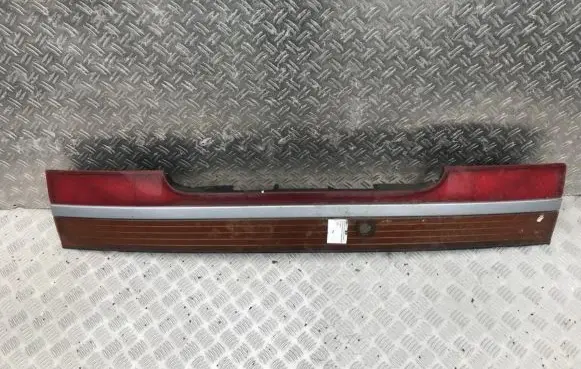 Mitsubishi Space Wagon Trunk door license plate light bar 